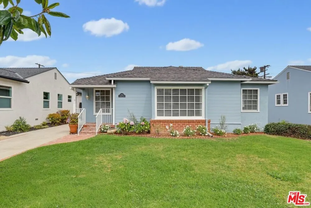7900 Westlawn Avenue Los Angeles, CA 90045