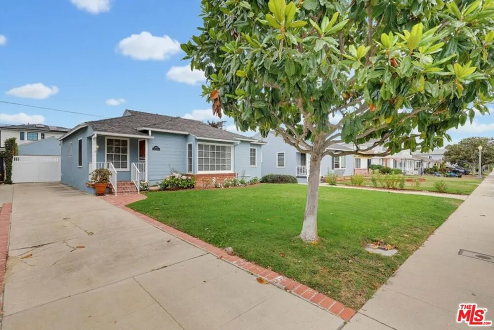 7900 Westlawn Avenue Los Angeles, CA 90045