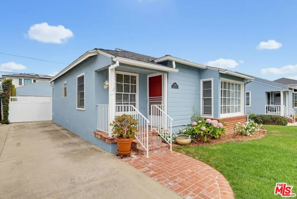 7900 Westlawn Avenue Los Angeles, CA 90045