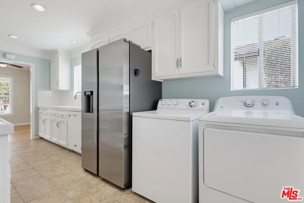 7900 Westlawn Avenue Los Angeles, CA 90045