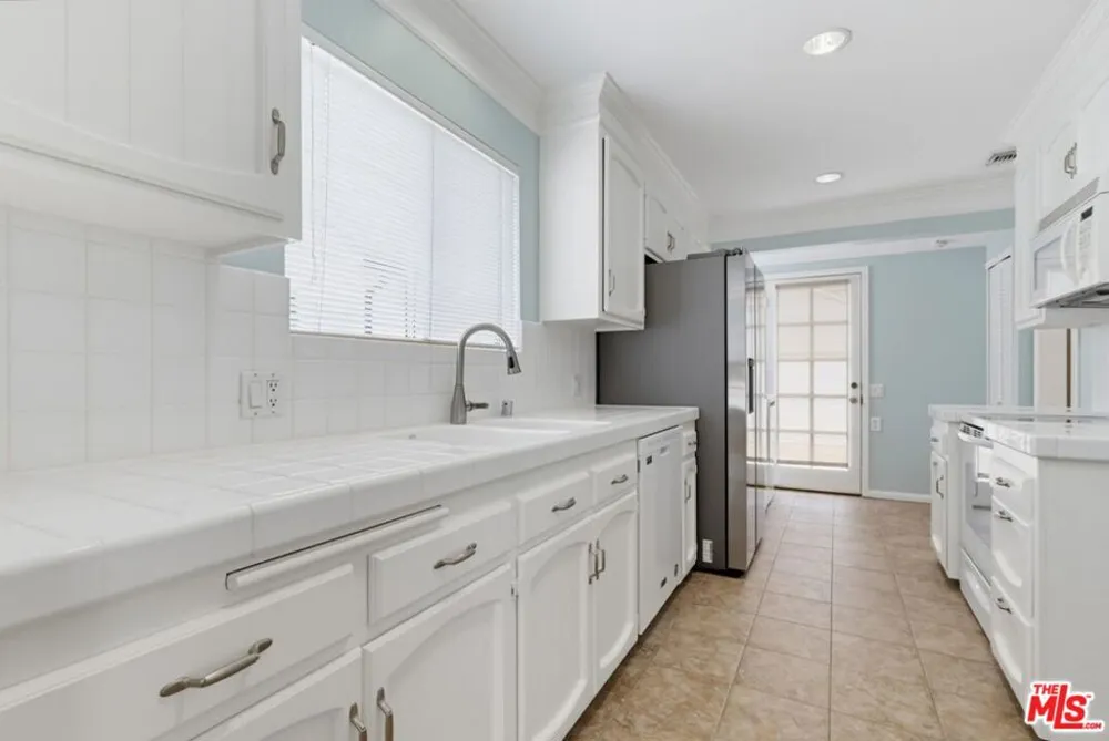 7900 Westlawn Avenue Los Angeles, CA 90045