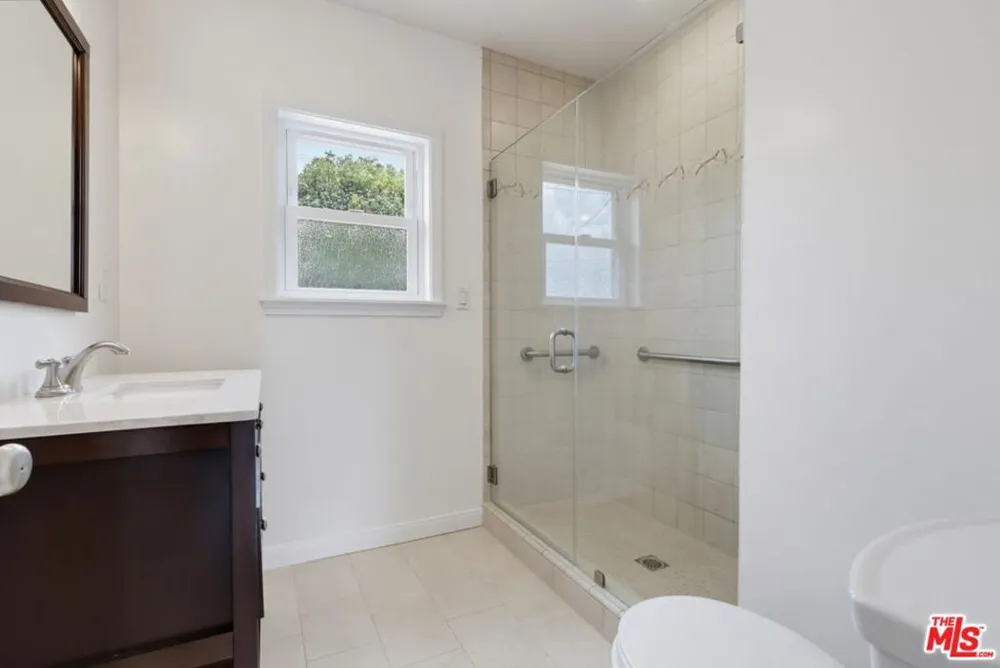 7900 Westlawn Avenue Los Angeles, CA 90045