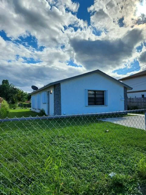 1565 W 36th Street