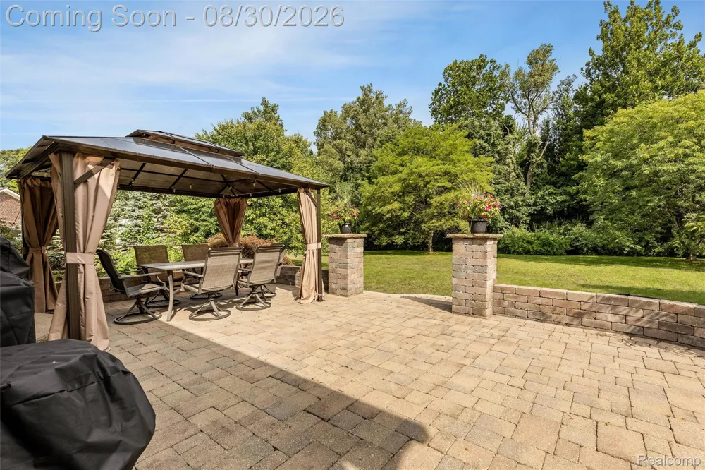 37570 Dale Drive Huron Charter Township, MI 48164