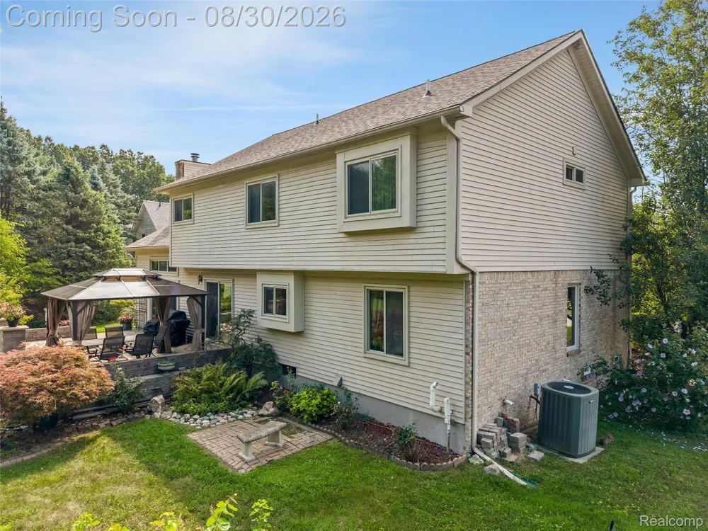 37570 Dale Drive Huron Charter Township, MI 48164