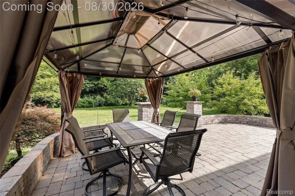 37570 Dale Drive Huron Charter Township, MI 48164