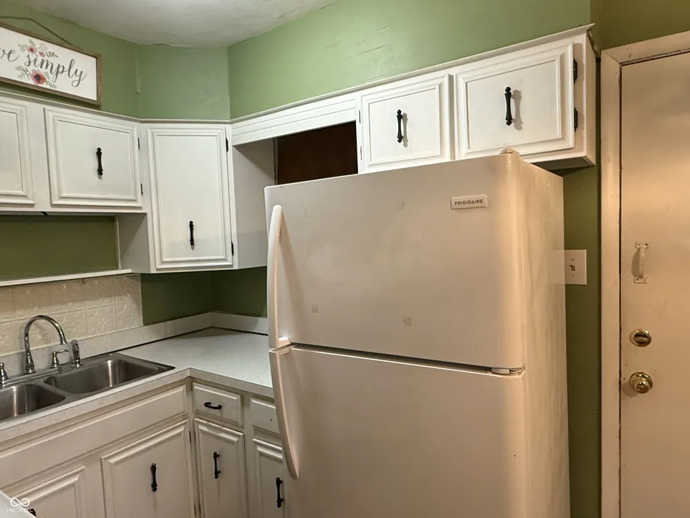 405 S Catherwood Avenue Indianapolis, IN 46219