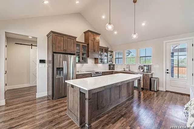 112 W Magnolia La Vernia, TX 78121