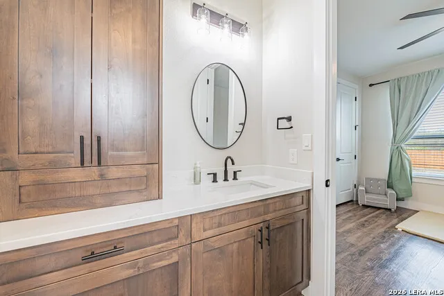 112 W Magnolia La Vernia, TX 78121