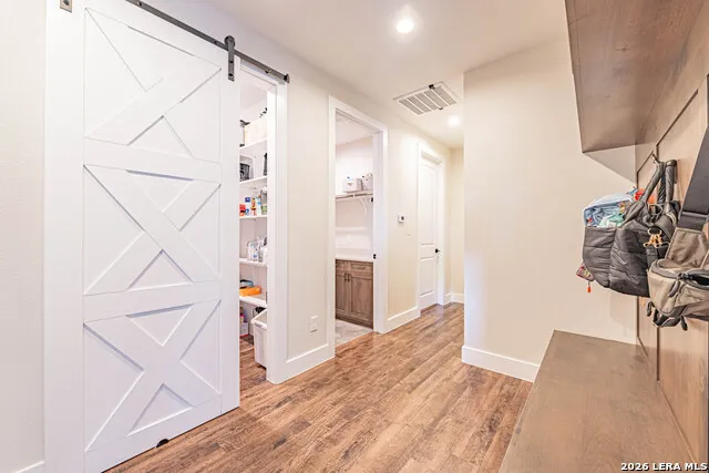 112 W Magnolia La Vernia, TX 78121