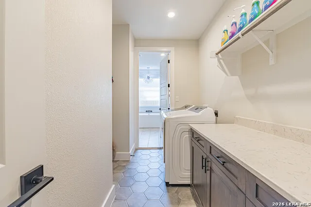 112 W Magnolia La Vernia, TX 78121