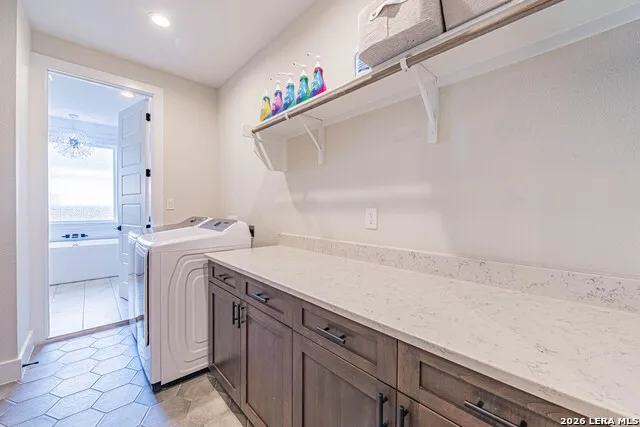 112 W Magnolia La Vernia, TX 78121