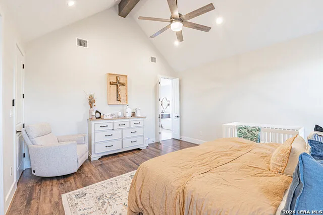 112 W Magnolia La Vernia, TX 78121