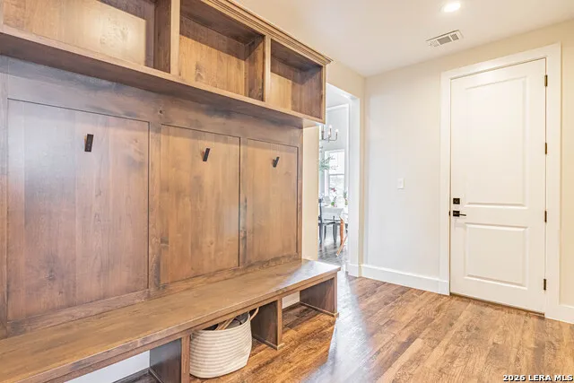 112 W Magnolia La Vernia, TX 78121