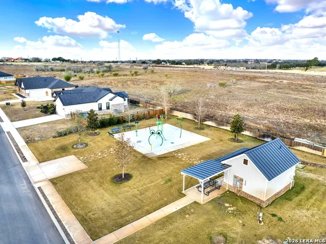 112 W Magnolia La Vernia, TX 78121