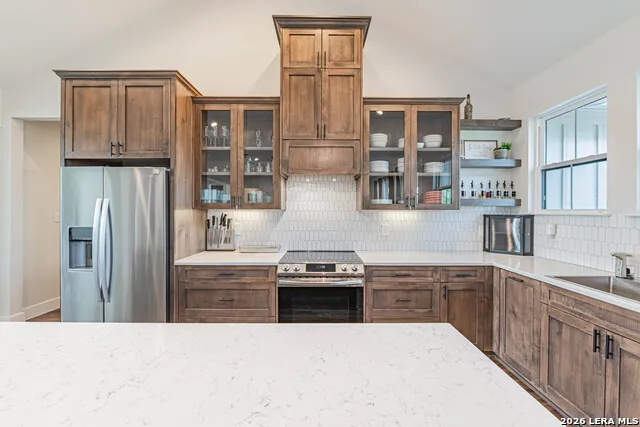 112 W Magnolia La Vernia, TX 78121