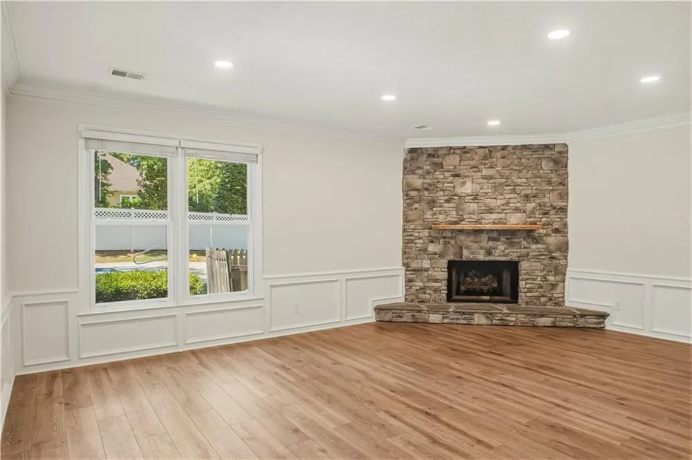 709 Oak Moss Drive Lawrenceville, GA 30043