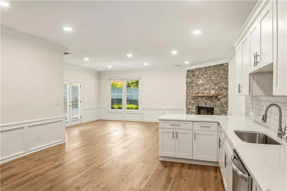 709 Oak Moss Drive Lawrenceville, GA 30043
