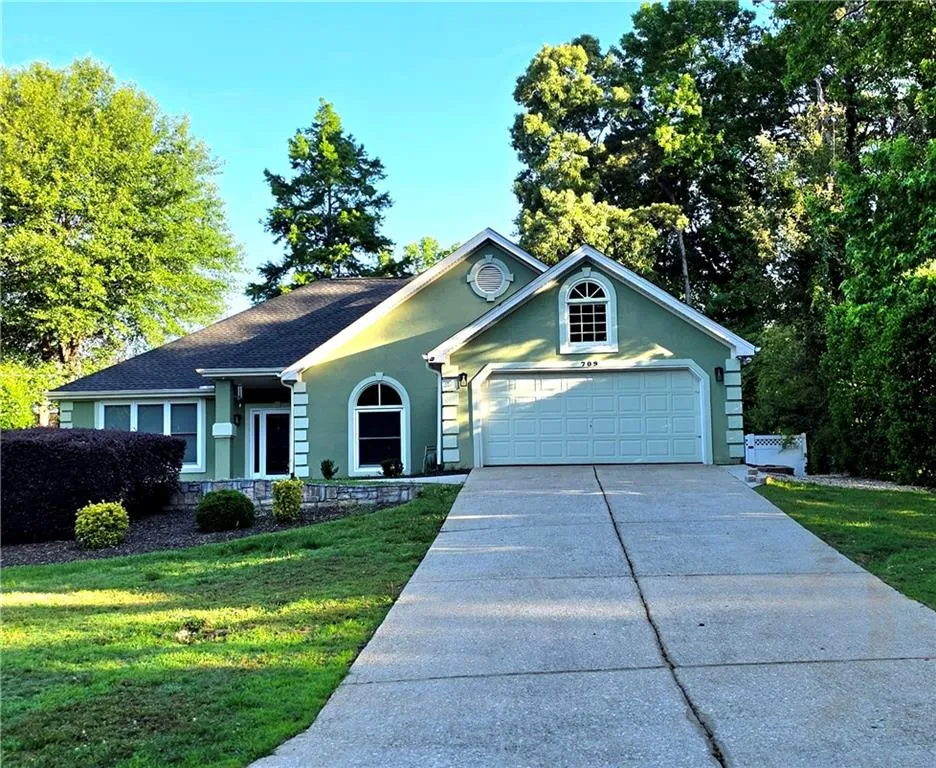 709 Oak Moss Drive Lawrenceville, GA 30043