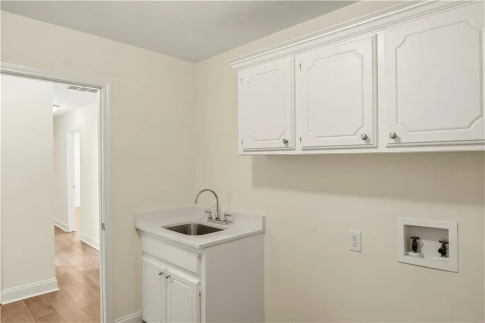 709 Oak Moss Drive Lawrenceville, GA 30043