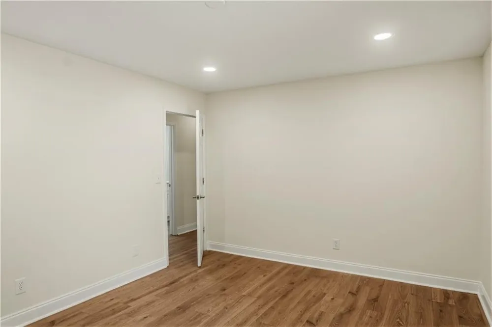 709 Oak Moss Drive Lawrenceville, GA 30043
