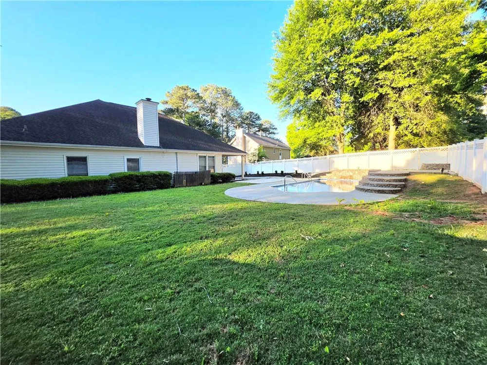 709 Oak Moss Drive Lawrenceville, GA 30043