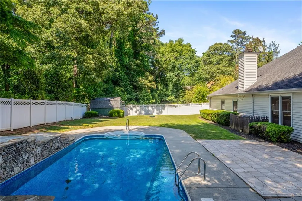 709 Oak Moss Drive Lawrenceville, GA 30043
