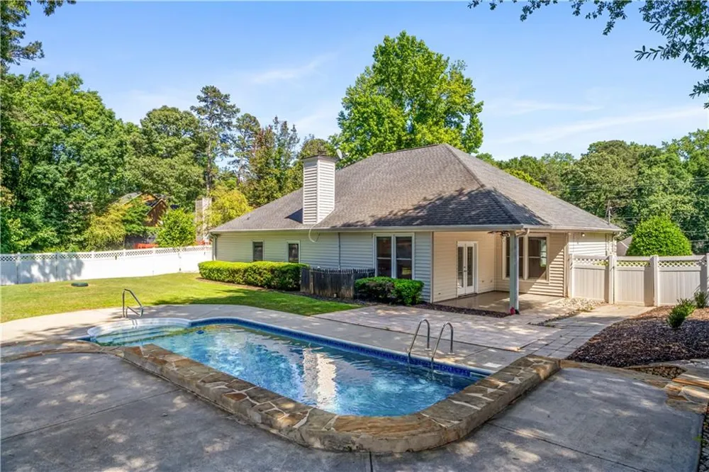 709 Oak Moss Drive Lawrenceville, GA 30043