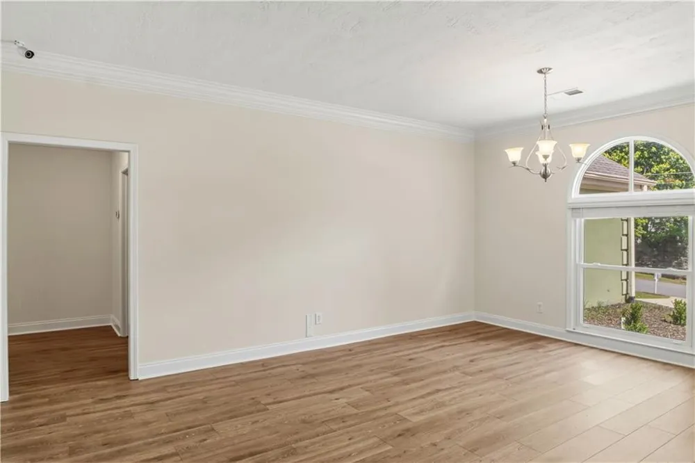 709 Oak Moss Drive Lawrenceville, GA 30043