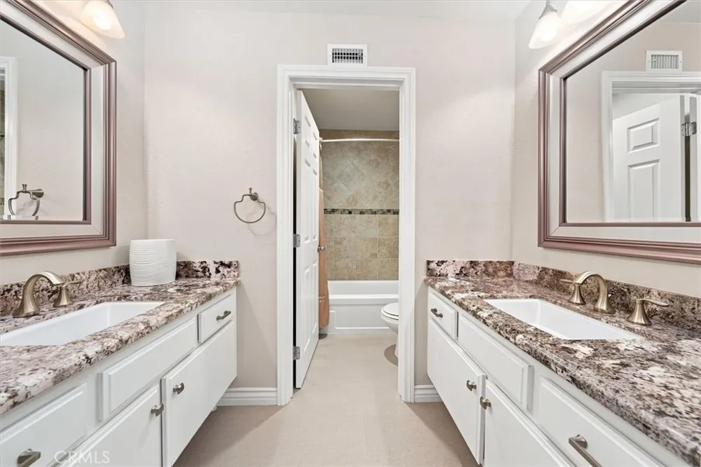 24254 Undine Valencia, CA 91355