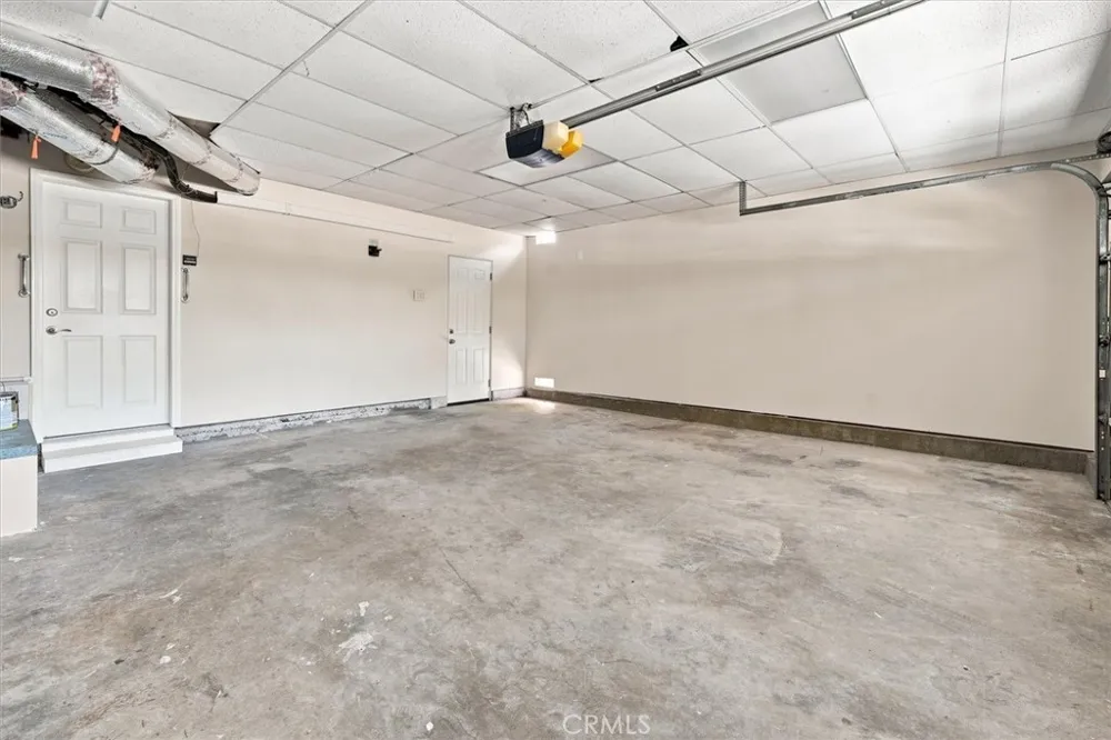 24254 Undine Valencia, CA 91355
