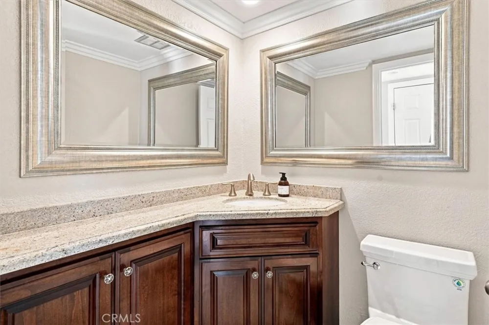24254 Undine Valencia, CA 91355