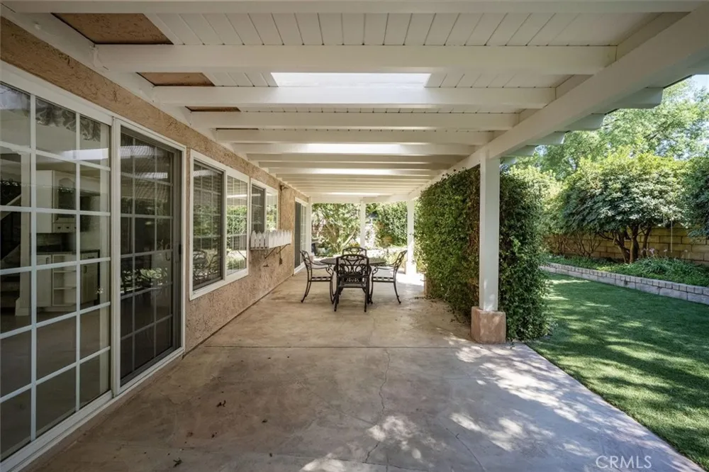 24254 Undine Valencia, CA 91355