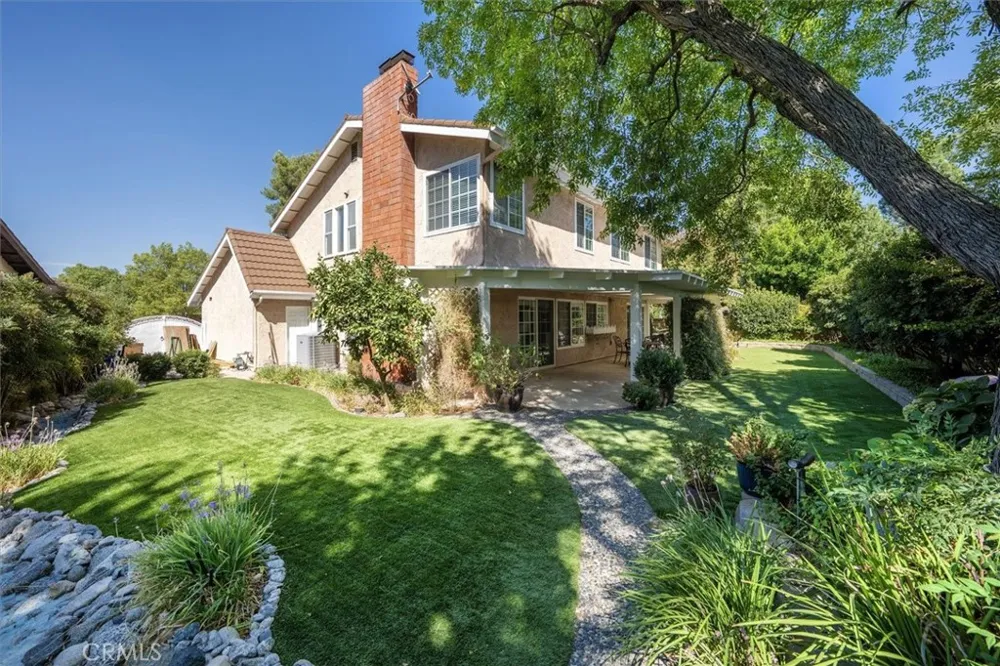 24254 Undine Valencia, CA 91355