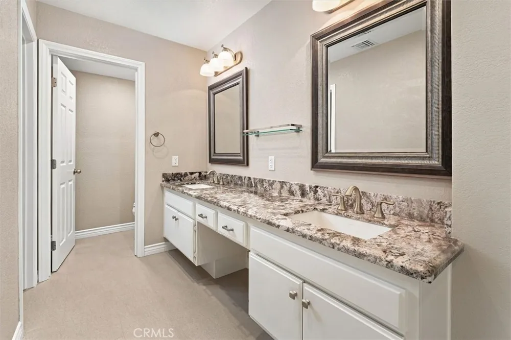 24254 Undine Valencia, CA 91355