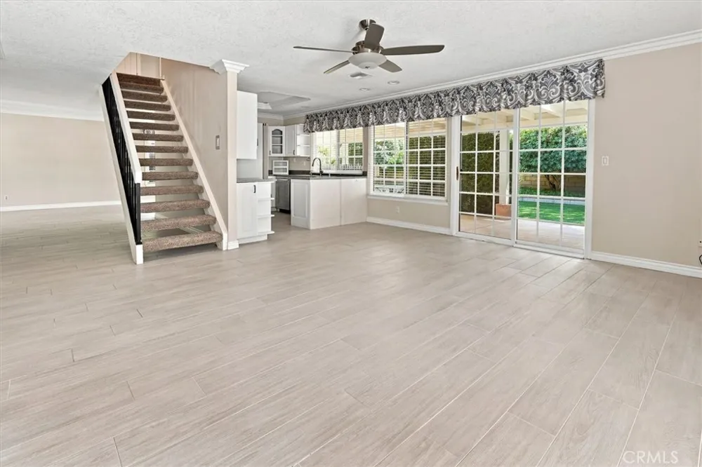 24254 Undine Valencia, CA 91355