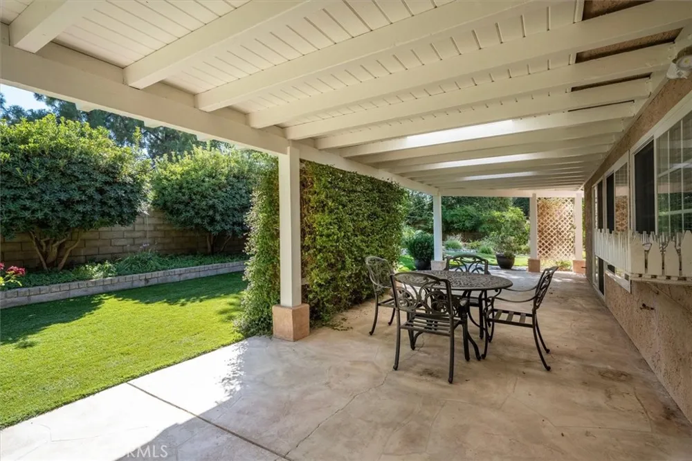 24254 Undine Valencia, CA 91355