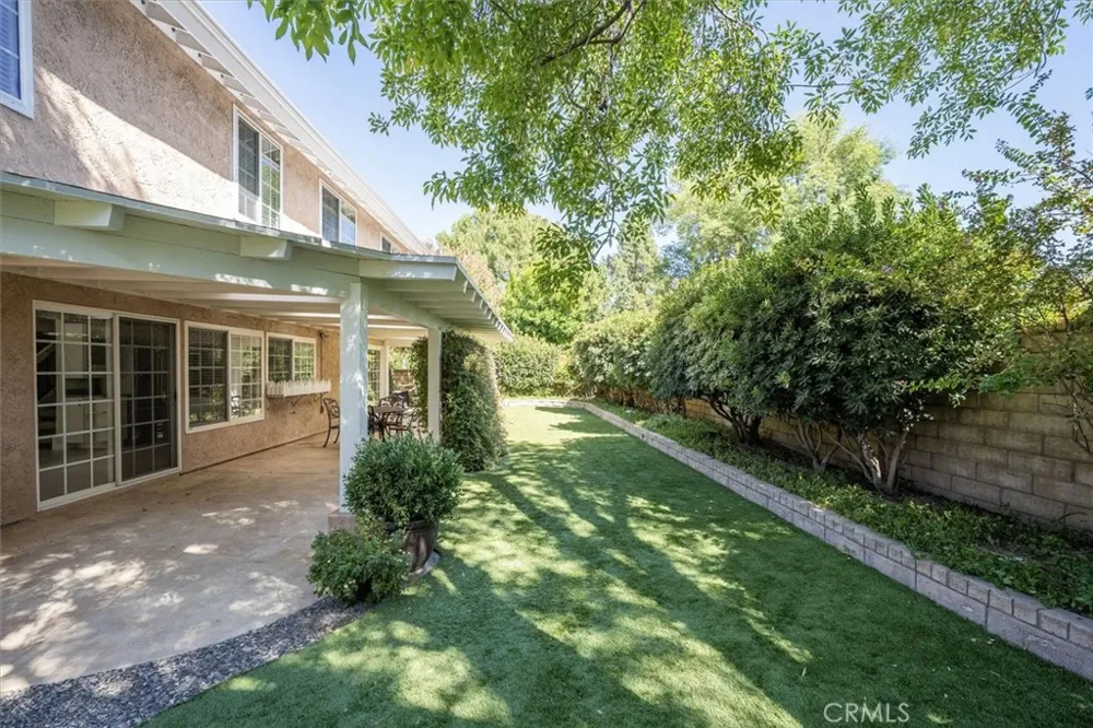 24254 Undine Valencia, CA 91355