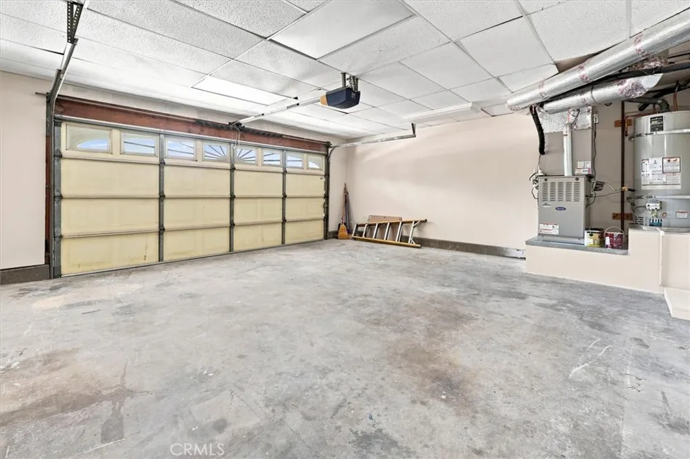 24254 Undine Valencia, CA 91355