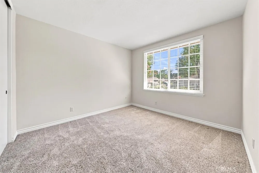 24254 Undine Valencia, CA 91355