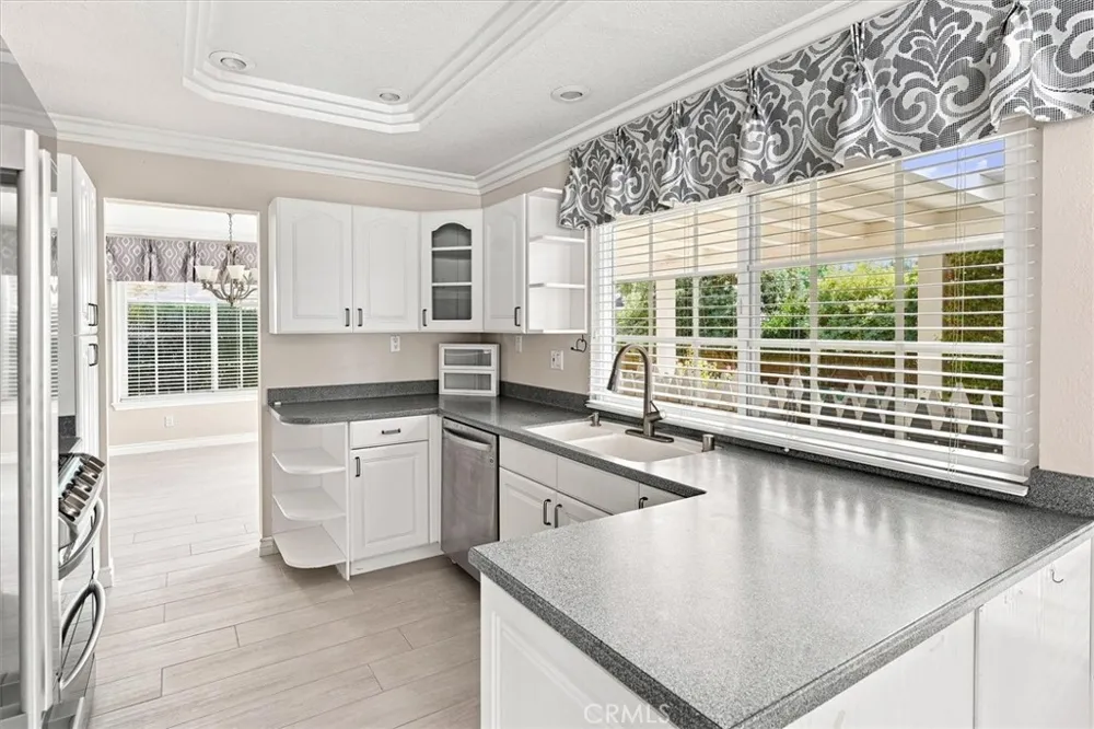 24254 Undine Valencia, CA 91355