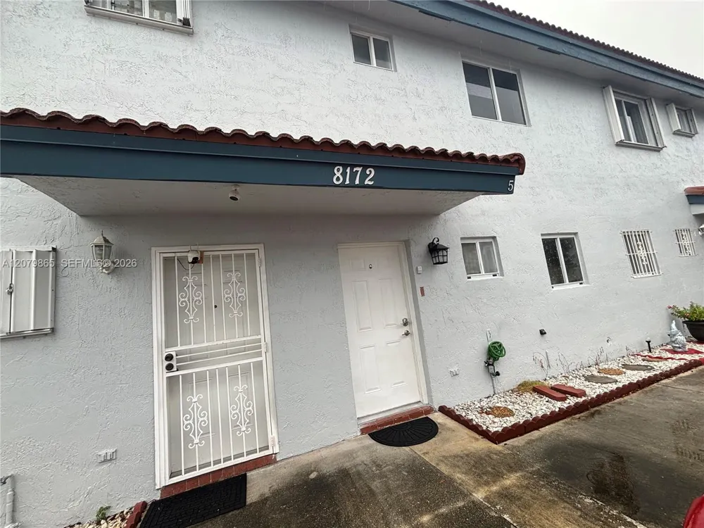 8172 NW 10th St #5 Miami, FL 33126