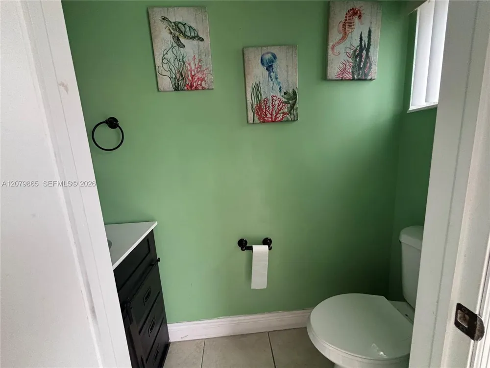 8172 NW 10th St #5 Miami, FL 33126