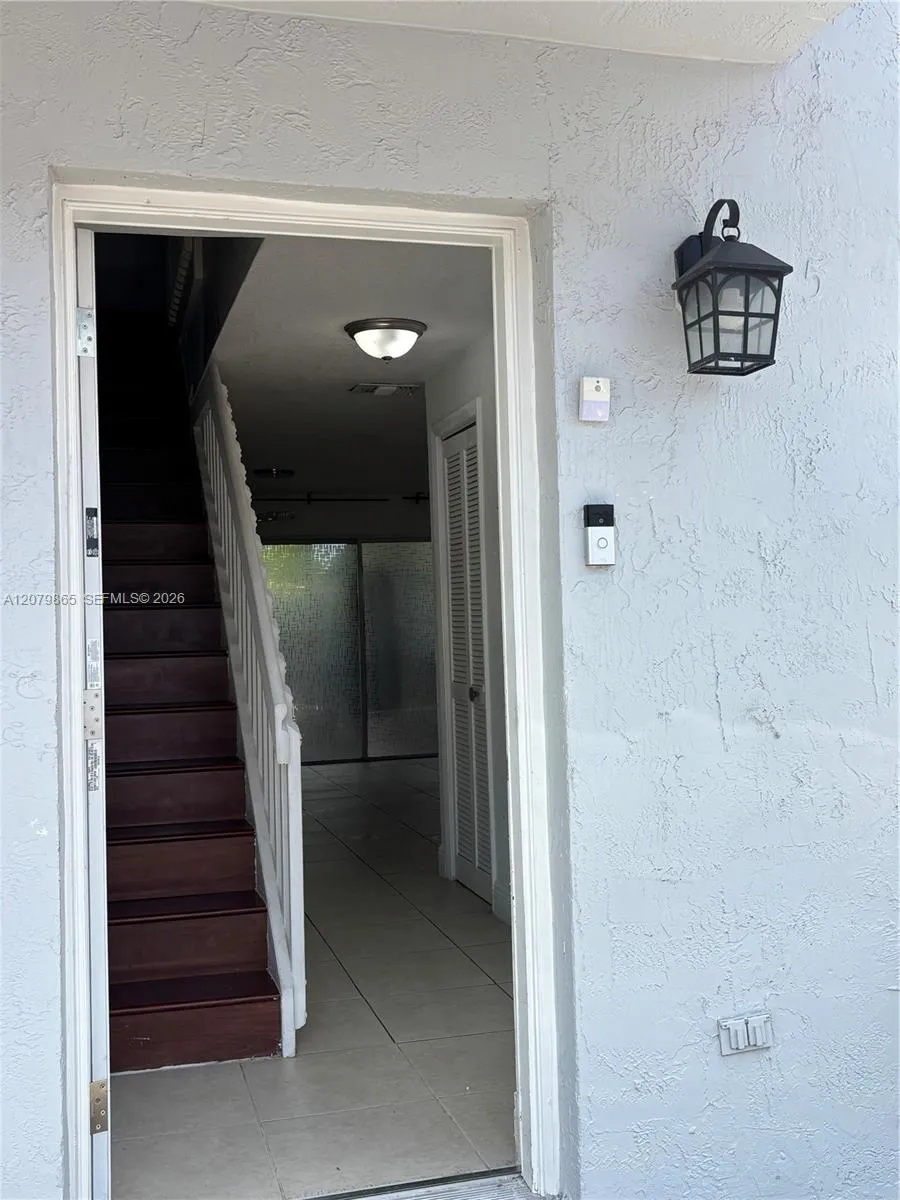 8172 NW 10th St #5 Miami, FL 33126