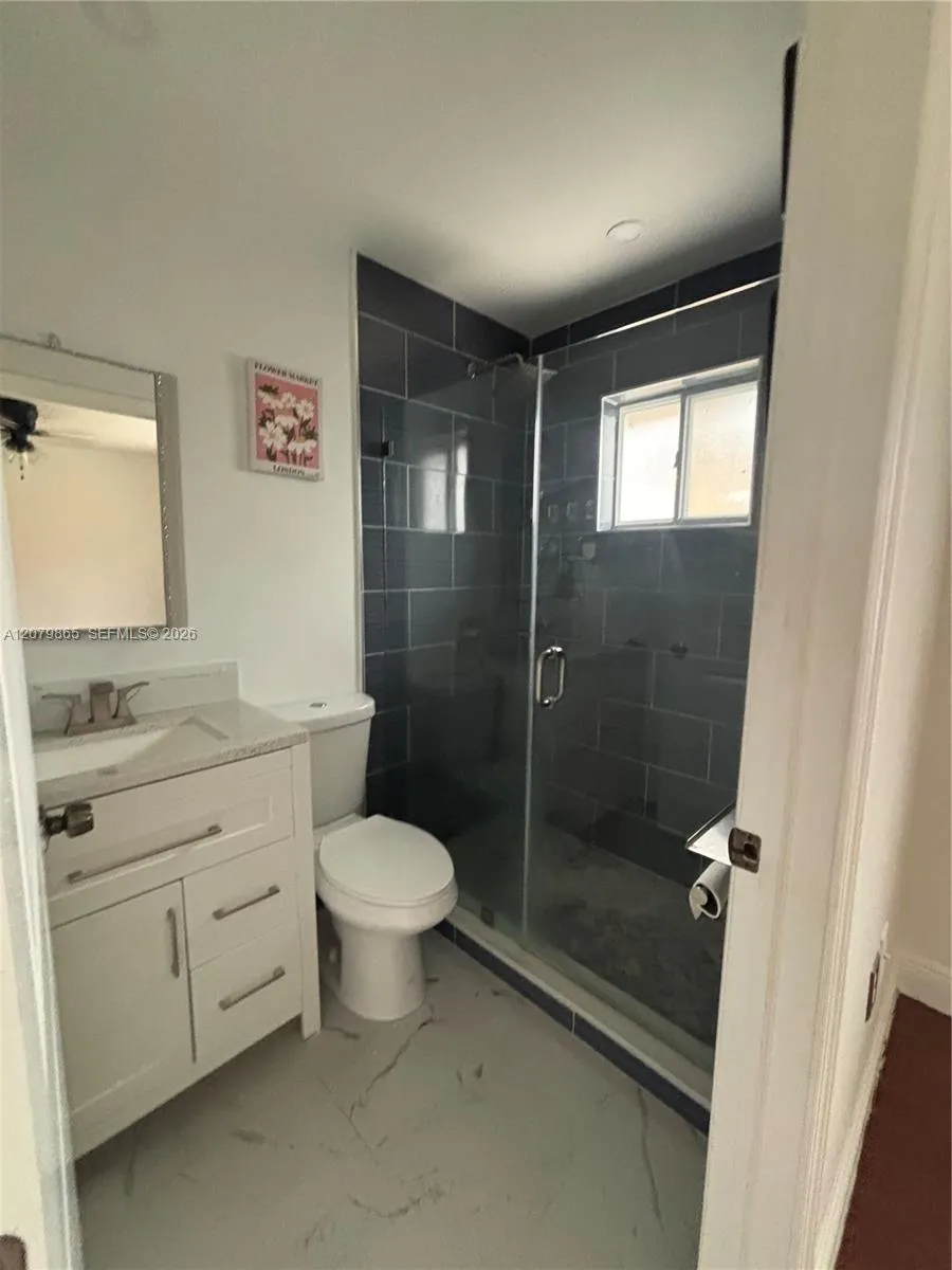8172 NW 10th St #5 Miami, FL 33126