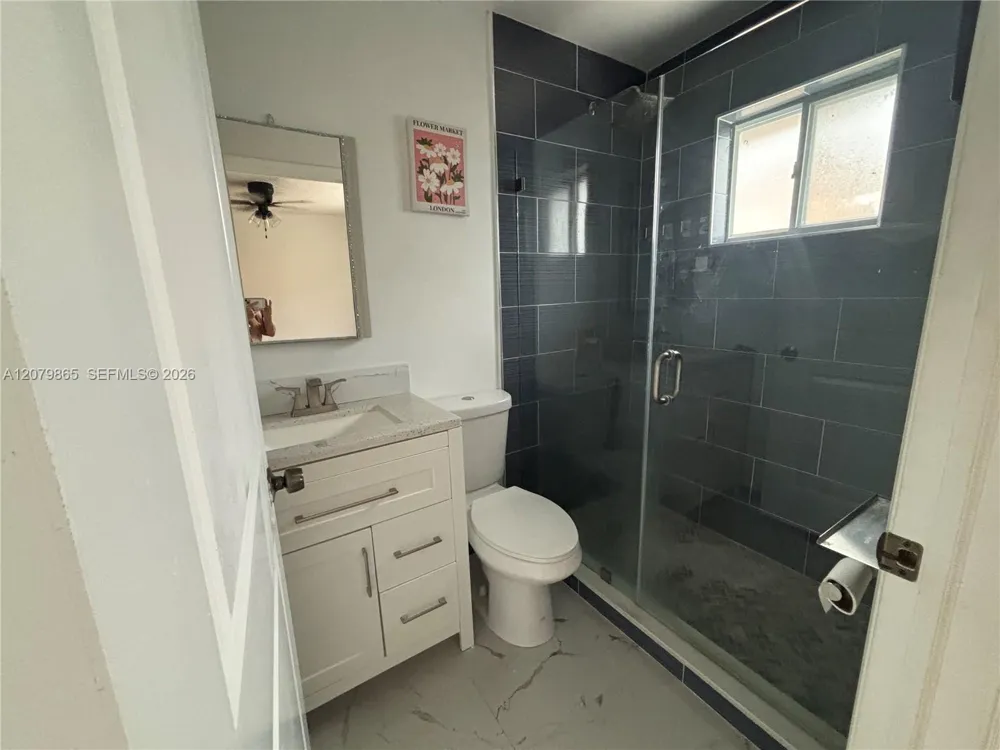 8172 NW 10th St #5 Miami, FL 33126