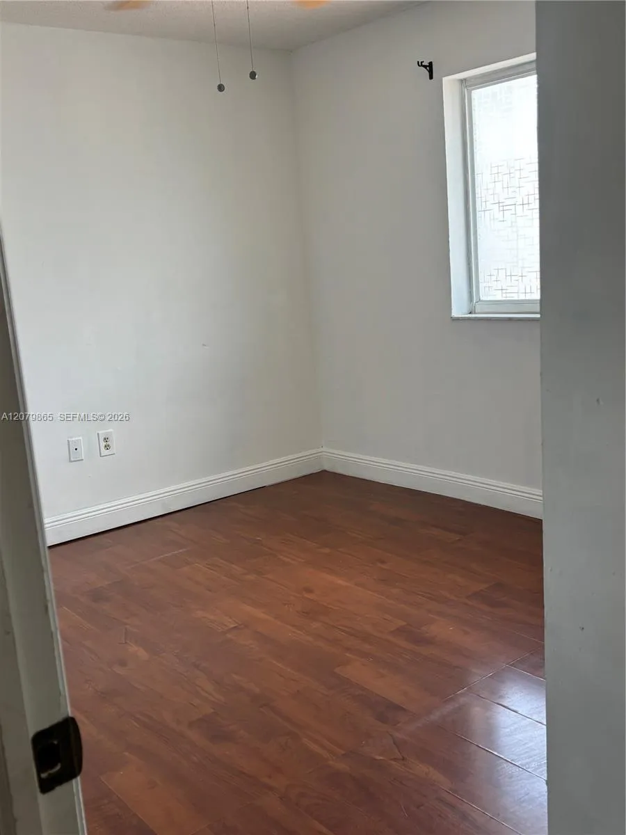 8172 NW 10th St #5 Miami, FL 33126
