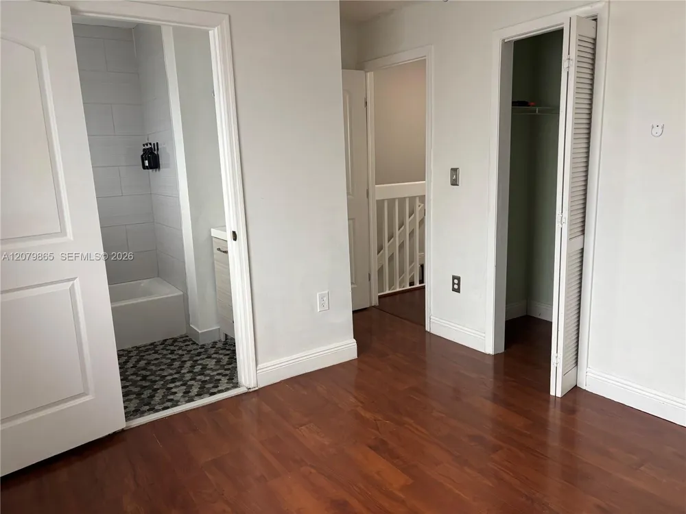 8172 NW 10th St #5 Miami, FL 33126