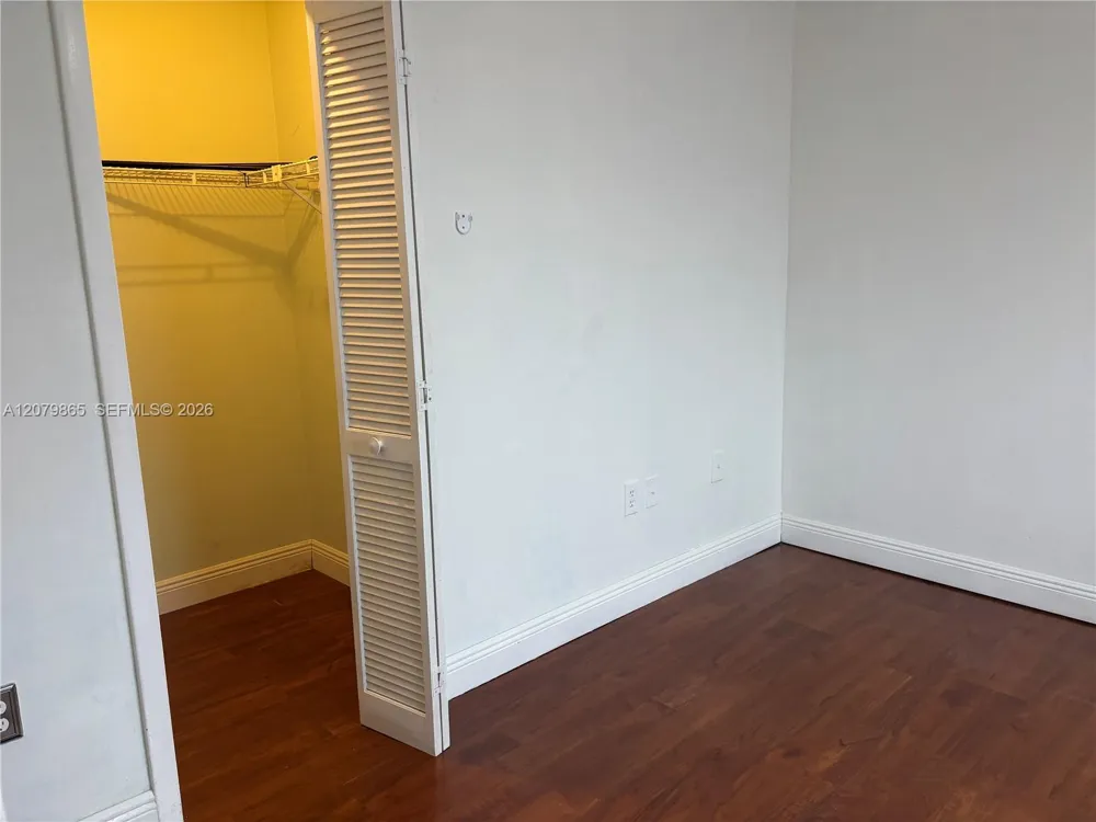 8172 NW 10th St #5 Miami, FL 33126