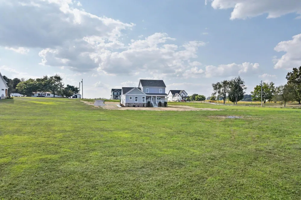 5131 Starks Road Cross Plains, TN 37049